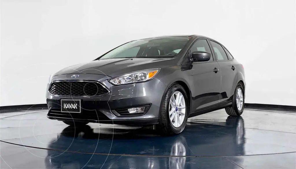 foto Ford Focus SE Aut usado (2018) color Negro precio $301,999