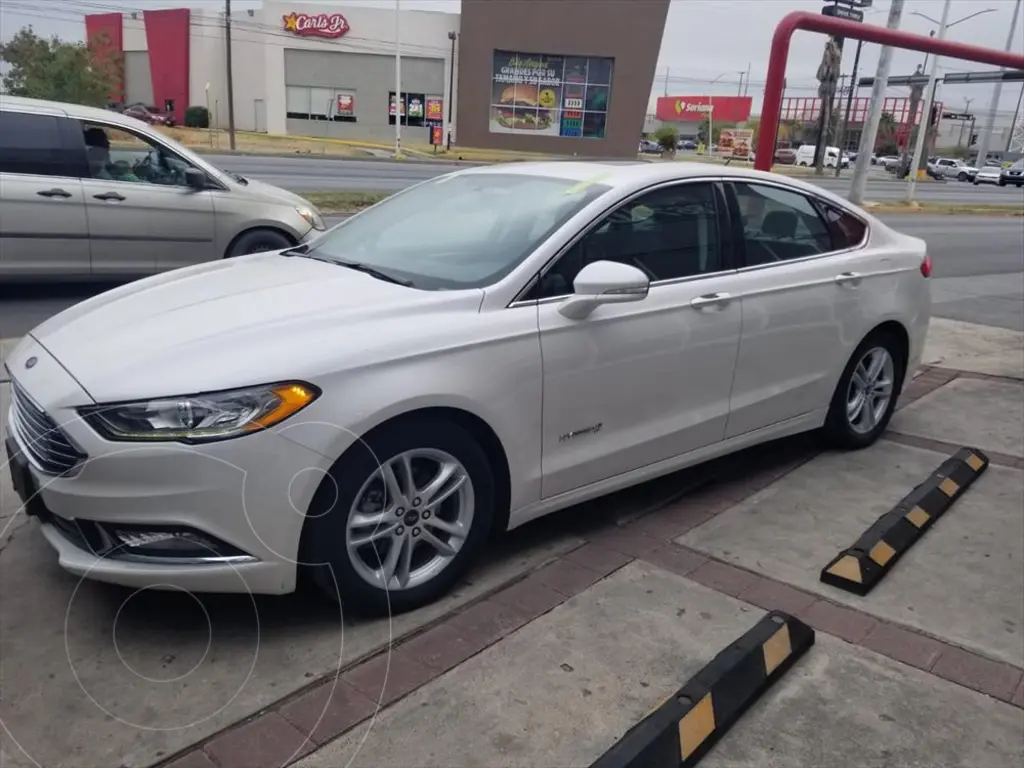 foto Ford Fusion SE LUX Híbrido usado (2018) color Blanco precio $319,000