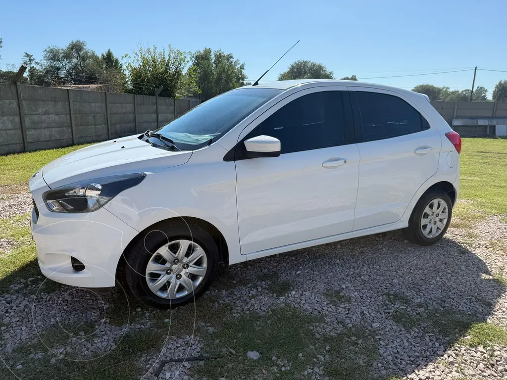 foto Ford Ka 1.5L S usado (2017) color Blanco precio $12.900.000
