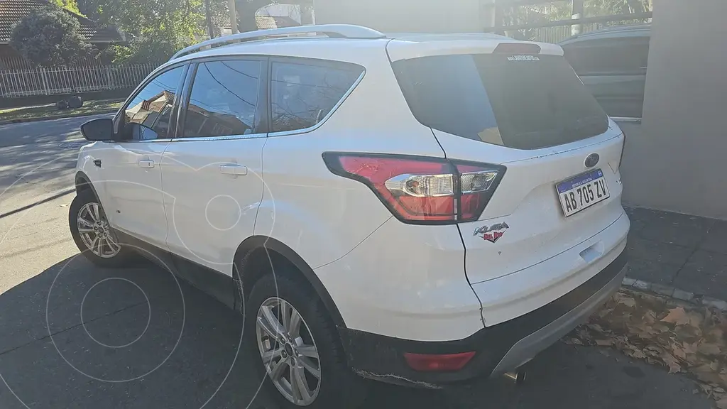 Ford Kuga 2017 - foto 1
