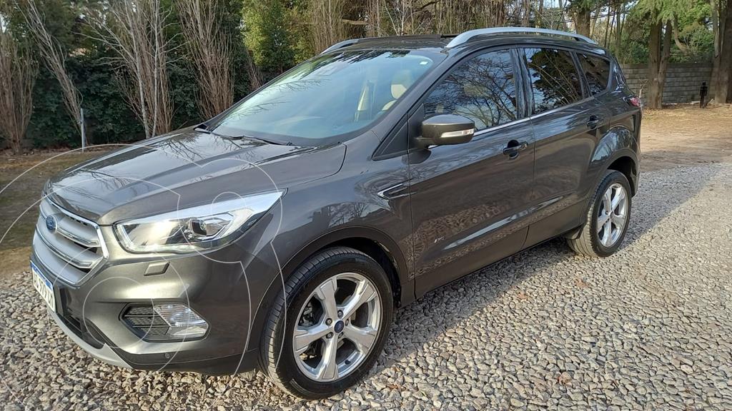 foto Ford Kuga 2.0L Titanium 4x4 usado (2018) color Gris precio $4.250.000
