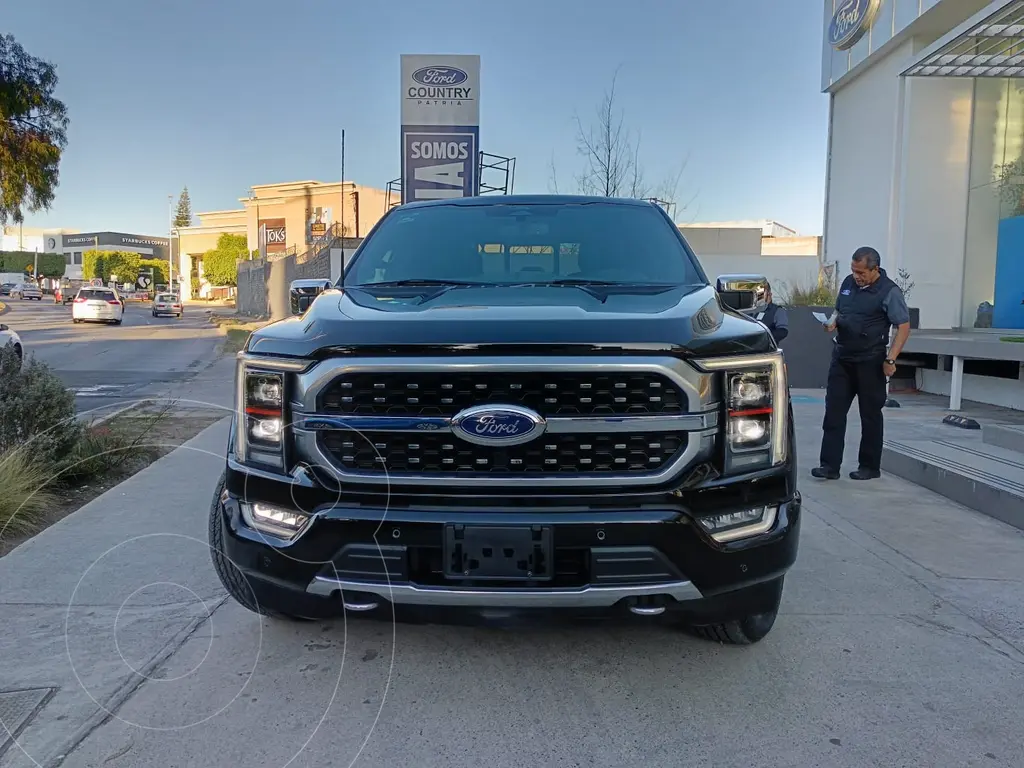 foto Ford Lobo Platinum usado (2022) color Negro Obsidiana precio $1,198,000