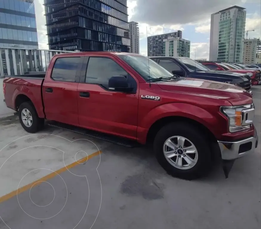 foto Ford Lobo Doble Cabina XLT 4x2 V8 usado (2018) color Rojo Rubí precio $549,000