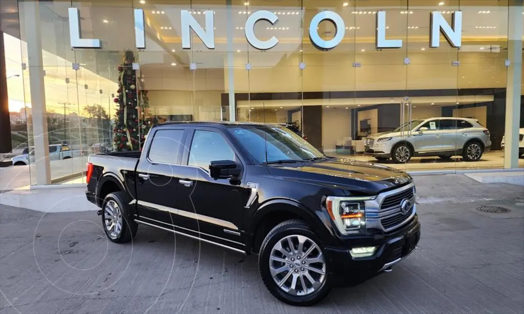 foto Ford Lobo Lariat Crew Cab 4x4 usado (2021) color Negro precio $1,000,000