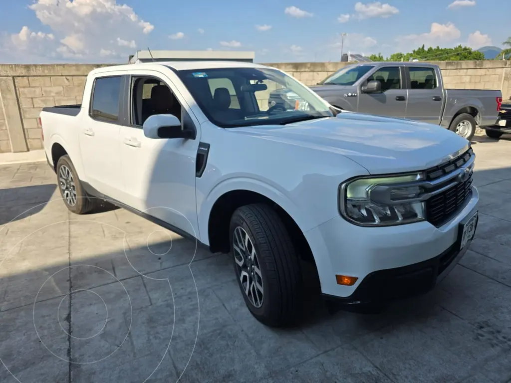 foto Ford Maverick Lariat usado (2023) color Blanco Oxford precio $698,000