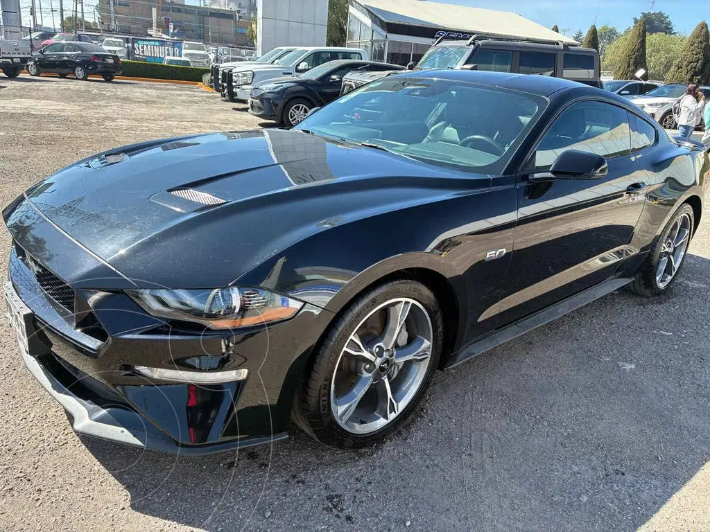 foto Ford Mustang GT Aut usado (2022) color Negro precio $749,000