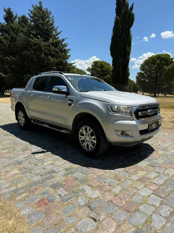 Ford Ranger RANGER 3.2 TDI DC 4X4 L/16 LTD AT usado (2018) color Gris ...
