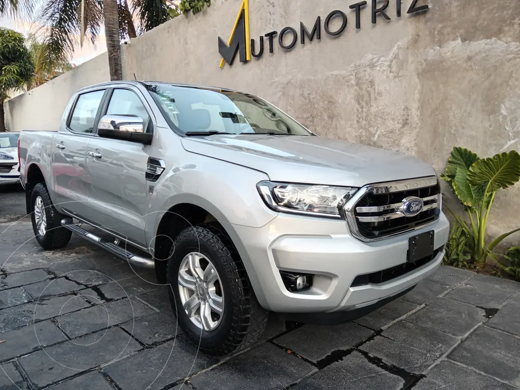 foto Ford Ranger XLT Gasolina 4x2 usado (2021) color Plata precio $478,000