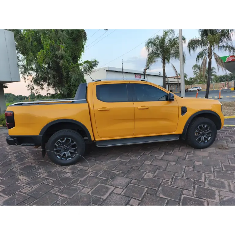 foto Ford Ranger Wildtrak Gasolina 4x4 usado (2024) color Naranja precio $699,000