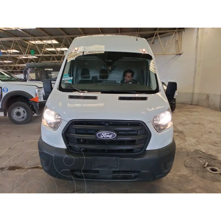 Ford transit-custom van larga (2025)