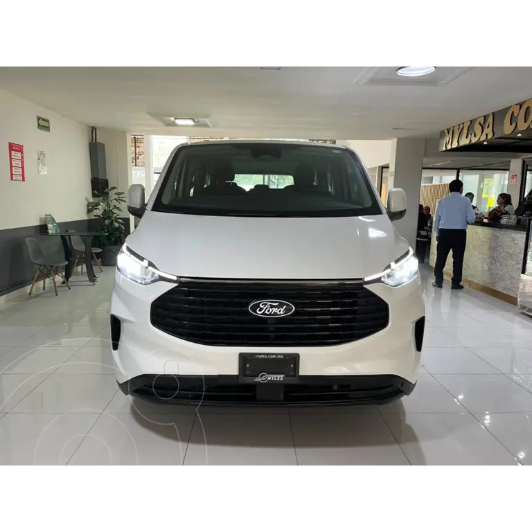 Ford transit-custom 8 pasajeros (2024)