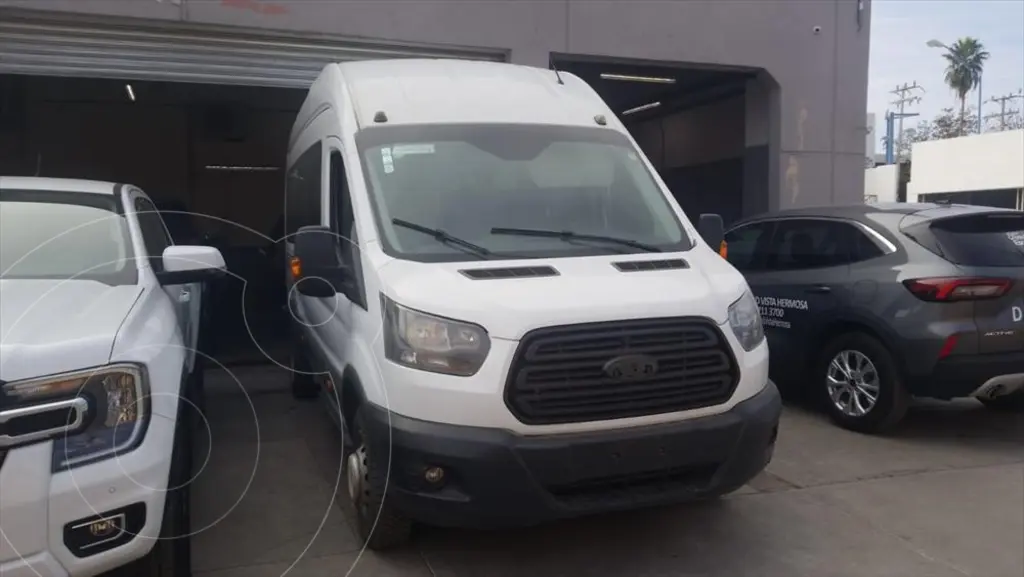 foto Ford Transit Gasolina Bus 15 Pasajeros usado (2018) color Blanco precio $550,000