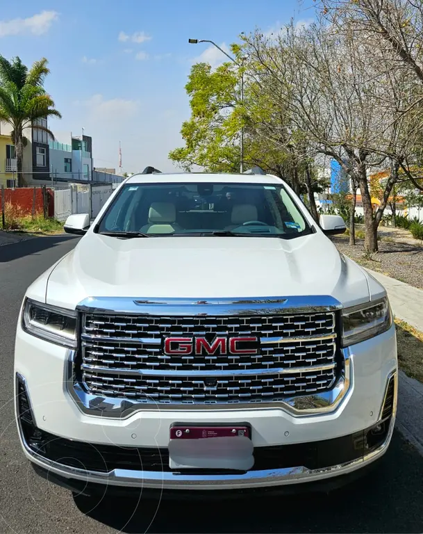 GMC Acadia Denali (2023)
