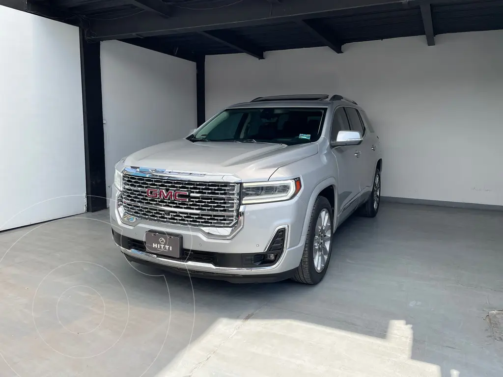 foto GMC Acadia Denali usado (2020) color plateado precio $579,000