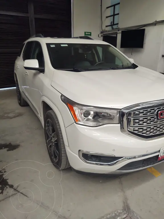 GMC acadia denali (2017)
