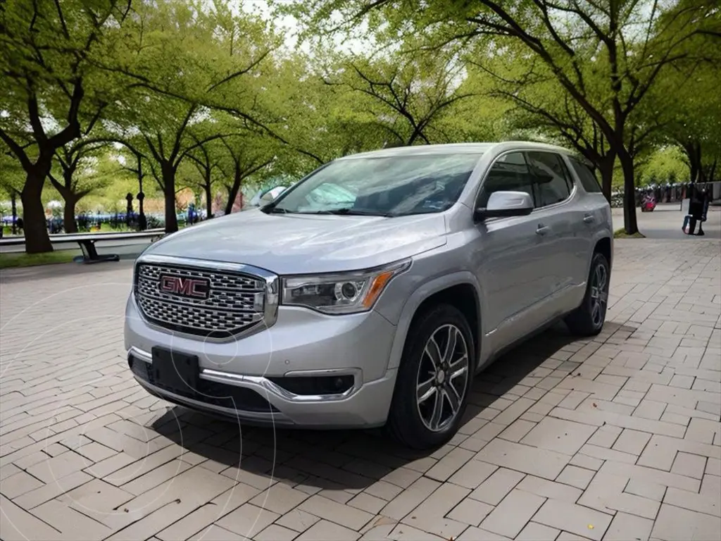 foto GMC Acadia Denali usado (2018) color Plata precio $449,000