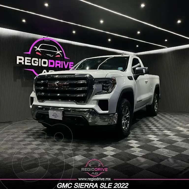 foto GMC Sierra Cabina Regular usado (2022) color Blanco Platinado precio $779,900