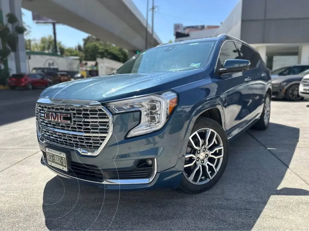 foto GMC Terrain Denali usado (2024) color Azul precio $630,000