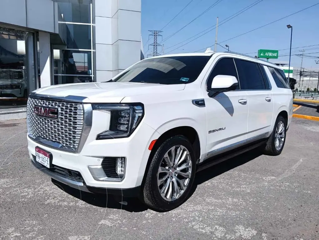 foto GMC Yukon Denali XL financiado en mensualidades enganche $280,000 mensualidades desde $30,548
