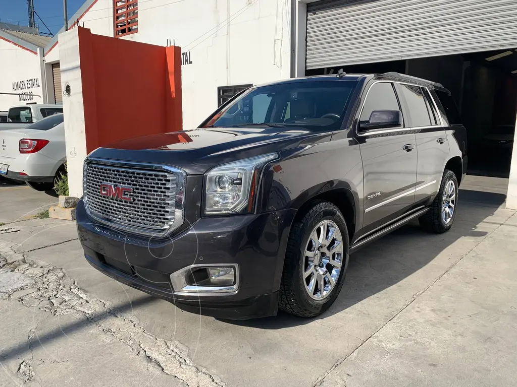 foto GMC Yukon Denali AWD usado (2015) color Gris Oscuro precio $489,900