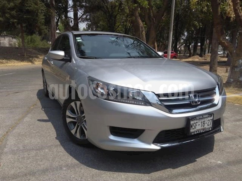 foto Honda Accord 4p LX Sedan L4/2.4 Aut usado