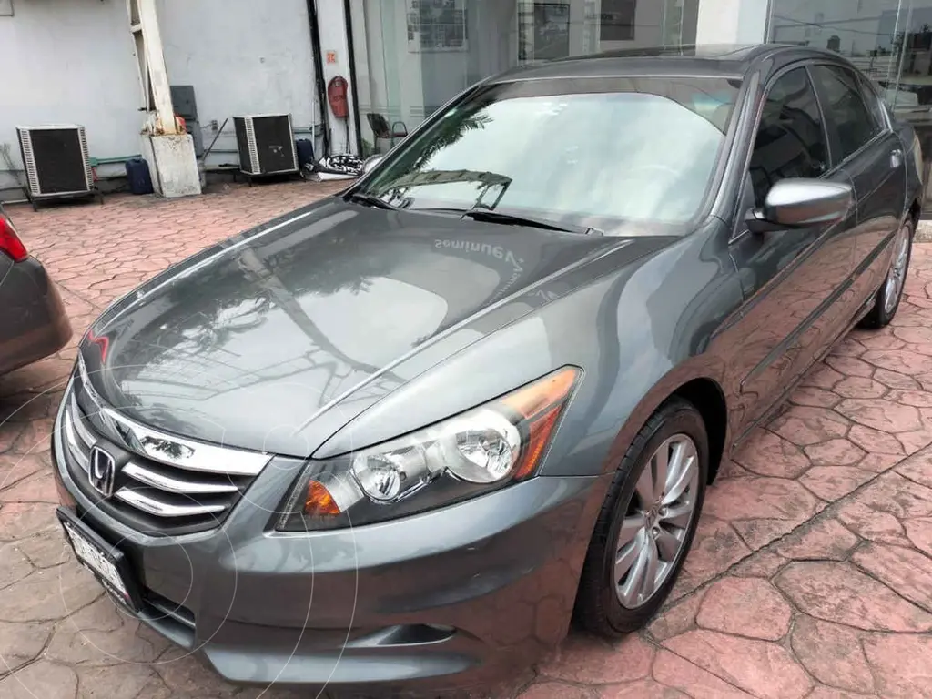 foto Honda Accord EX-S 2.4L usado (2012) color Gris precio $198,750