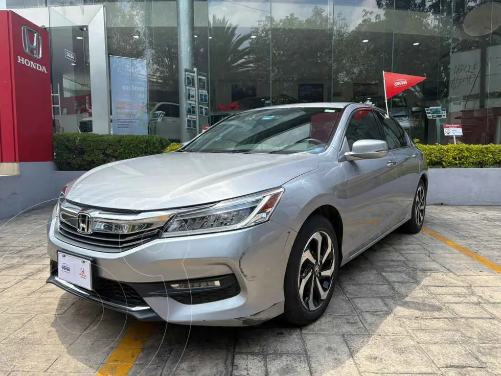 foto Honda Accord EXL Navi usado (2016) color Plata precio $275,000