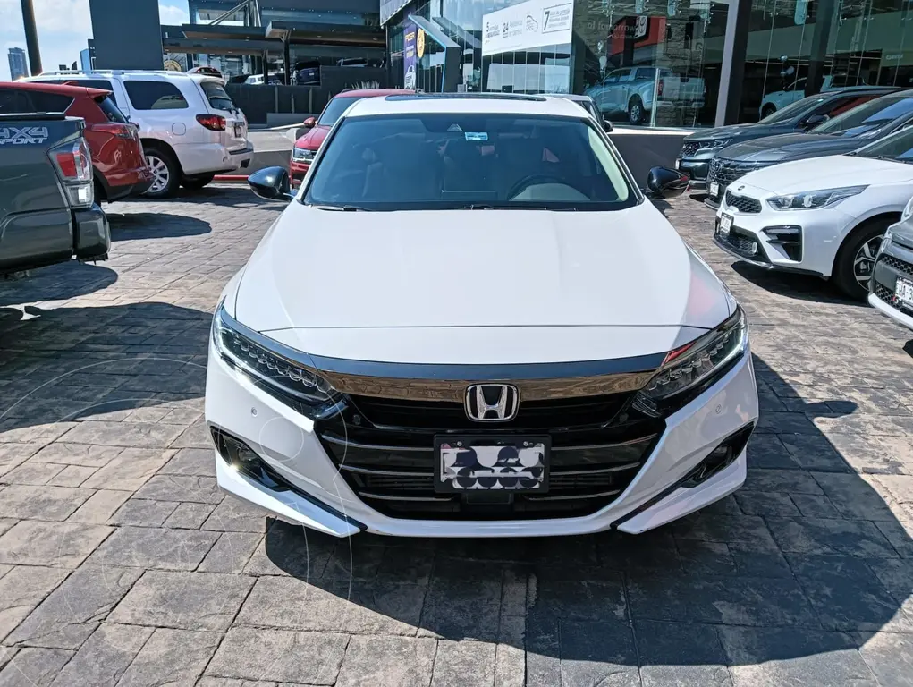 foto Honda Accord Touring usado (2022) color Blanco precio $530,000
