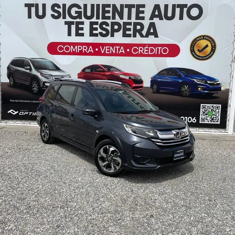 foto Honda BR-V Uniq usado (2022) color Gris Meteoro precio $284,900