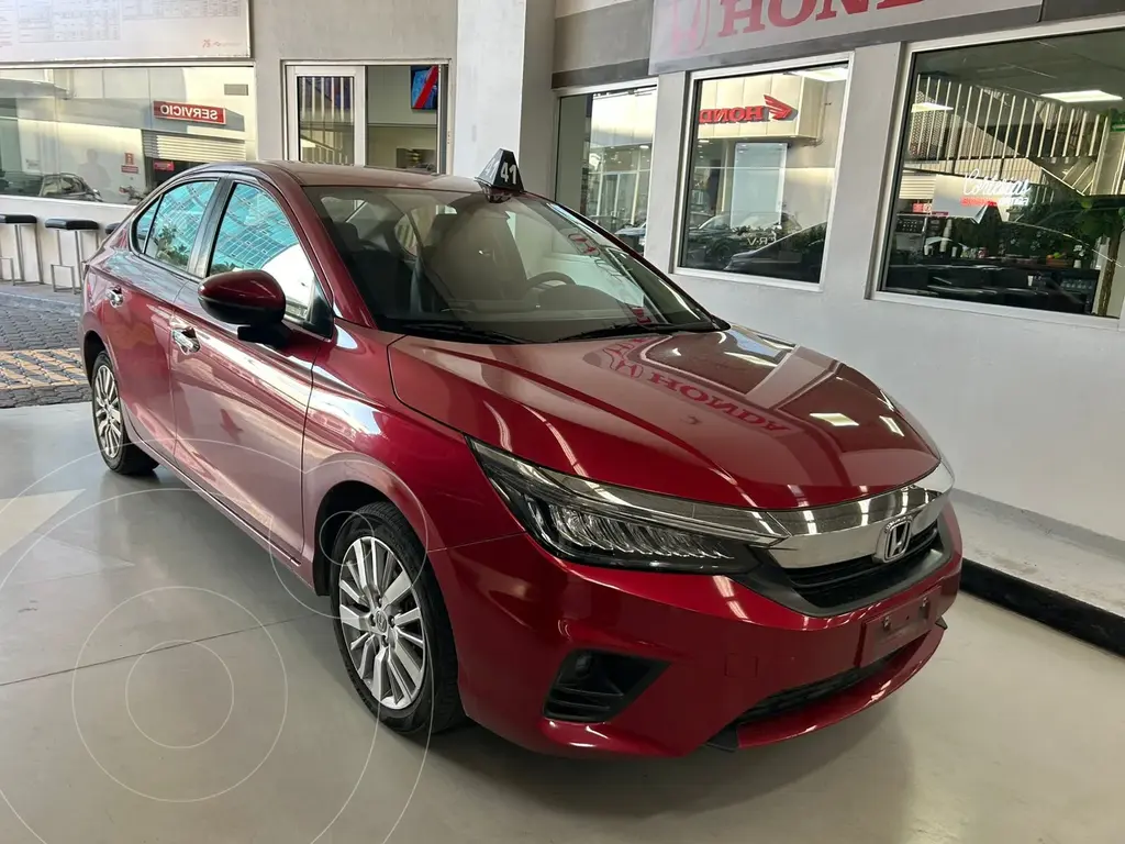 foto Honda City Touring usado (2022) color Rojo Radiante precio $300,000