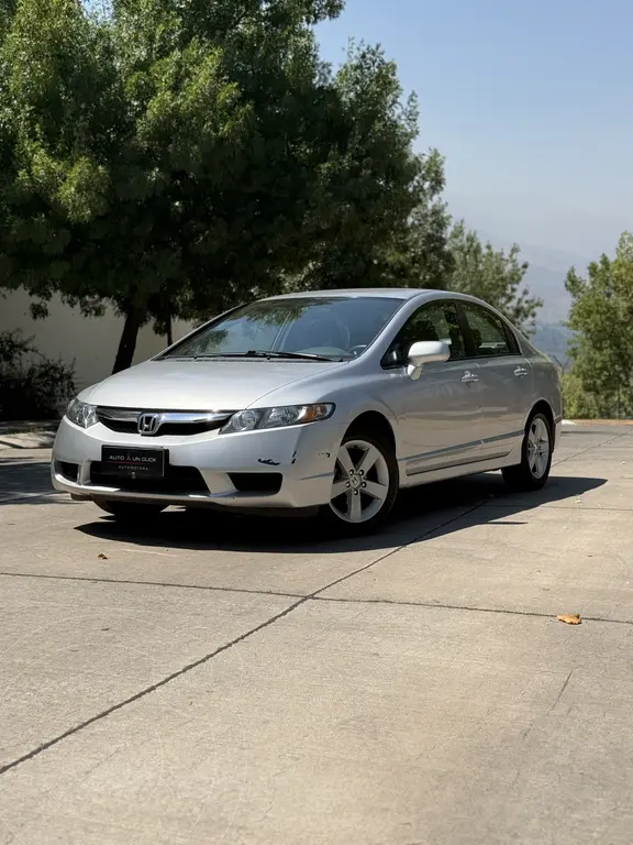 foto Honda Civic  1.8 LX Aut usado (2010) color Gris precio $7.490.000