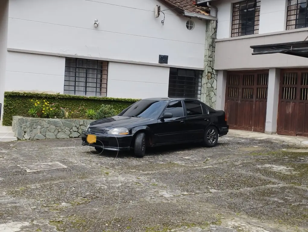 Honda Civic LX 1.6 usado en Medellín