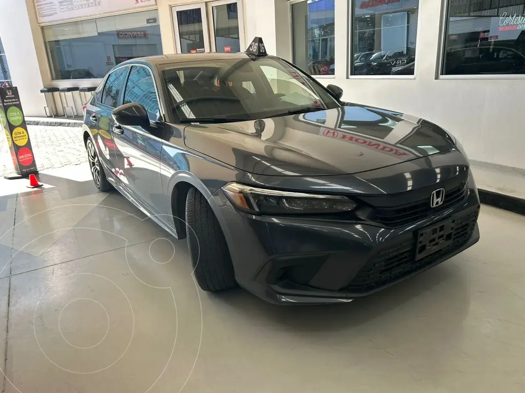 foto Honda Civic i-Style usado (2023) color Gris Meteoro precio $420,000