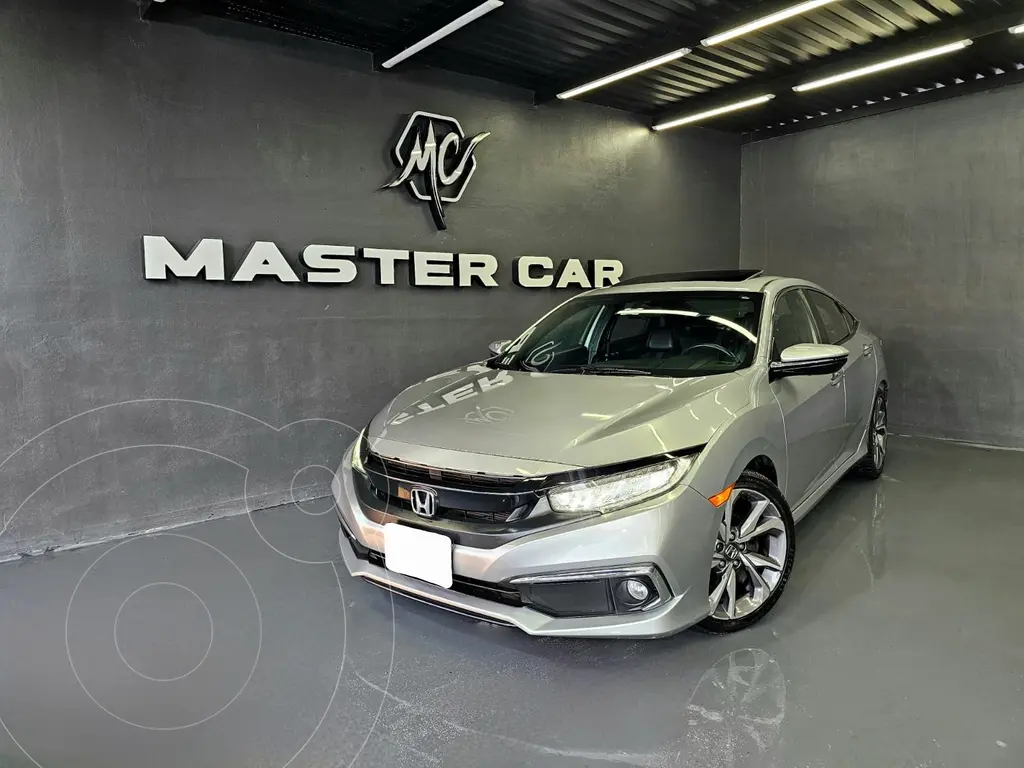 Honda Civic Touring Aut usado (2019) color plateado precio $328,000