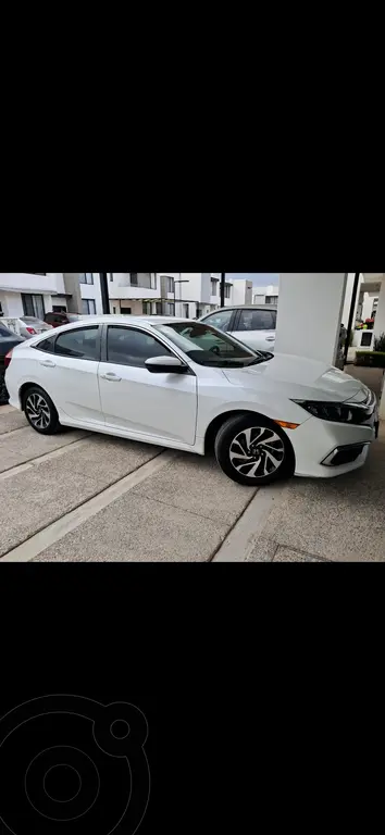 Honda Civic i-Style Aut usado (2020) color Blanco precio $305,000