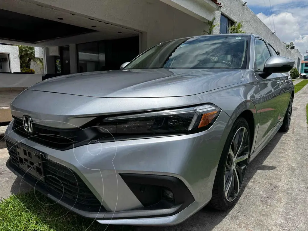 foto Honda Civic Touring usado (2023) color Plata precio $468,500