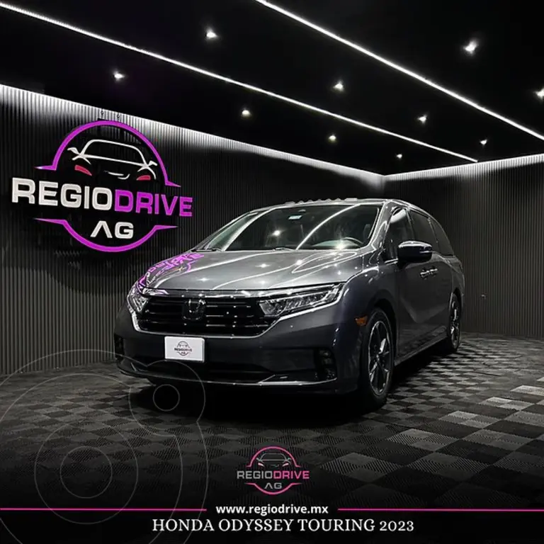 foto Honda Odyssey Touring usado (2023) color Gris precio $749,900
