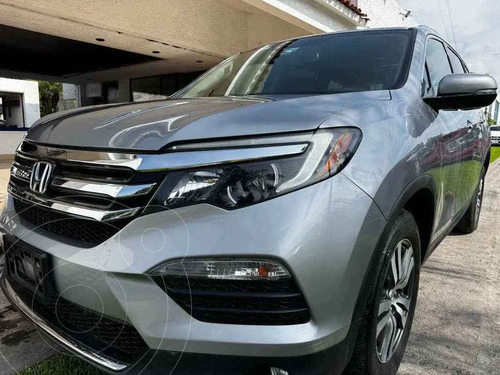 foto Honda Pilot Touring SE usado (2018) color Plata precio $389,000