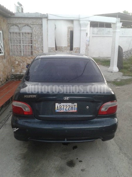 foto Hyundai Accent Familiar L4,1.3i,12v S 2 1 usado