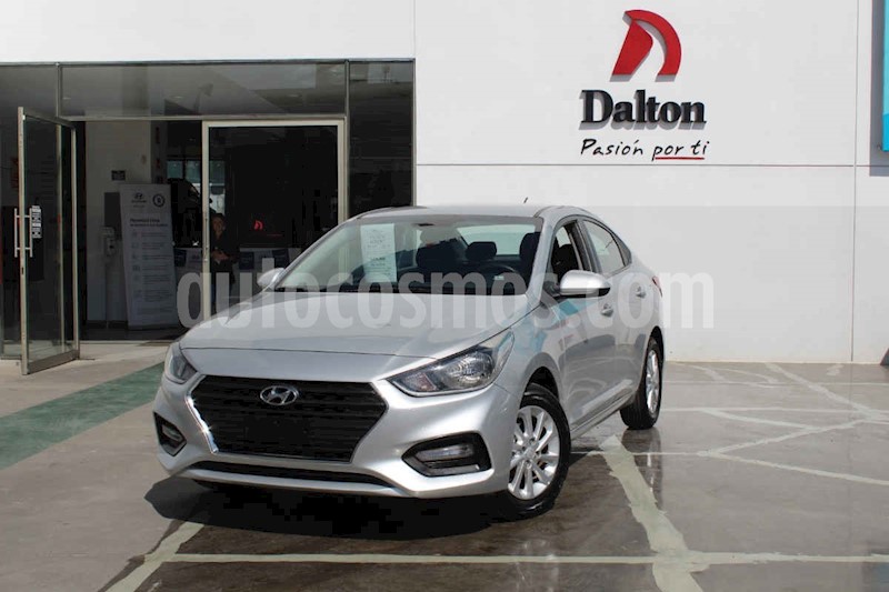 foto Hyundai Accent GL Mid Aut usado (2018) color Plata precio $209,000