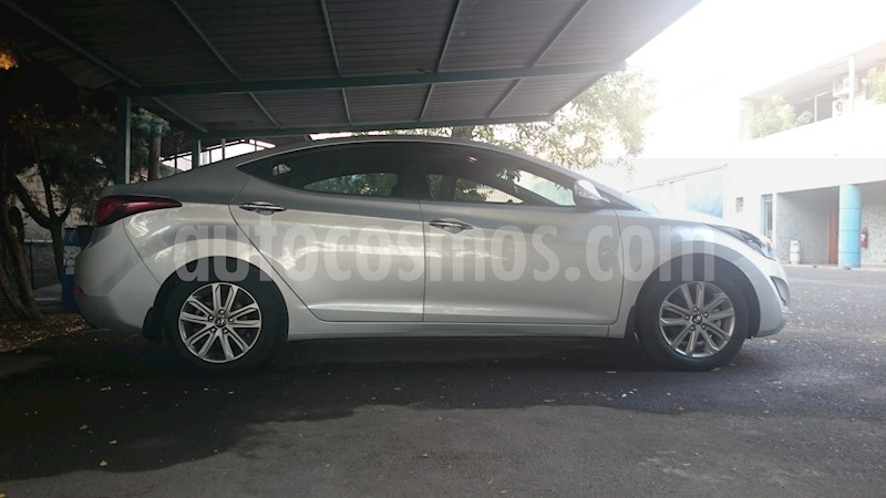 foto Hyundai Elantra 1.6 GLS usado