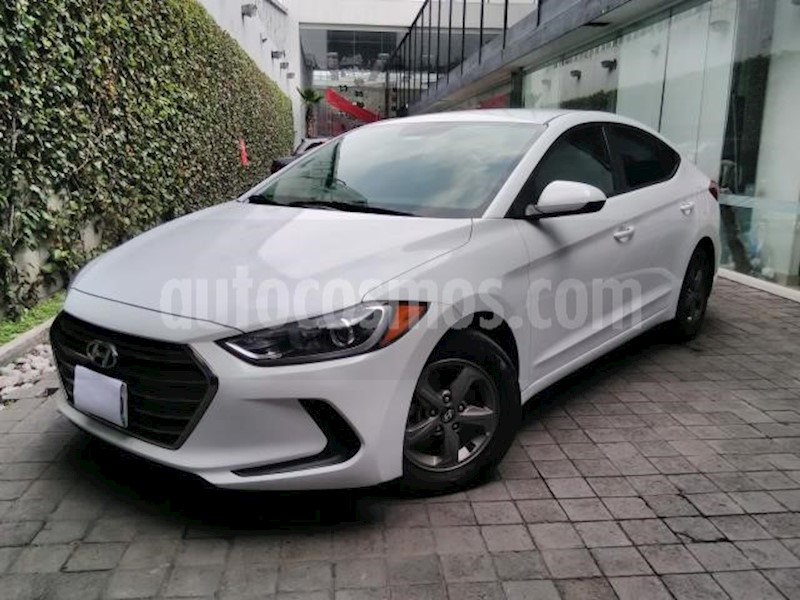 foto Hyundai Elantra 4p GLS L4/2.0 Man usado