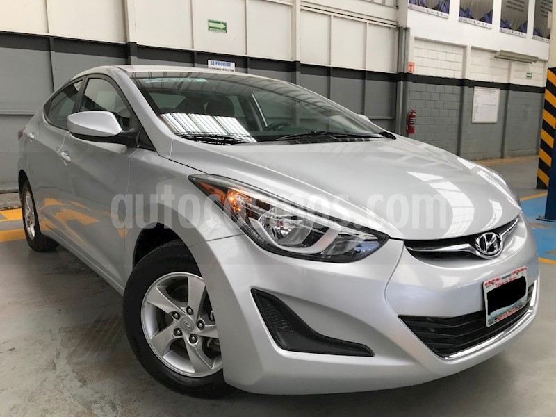 foto Hyundai Elantra GLS usado