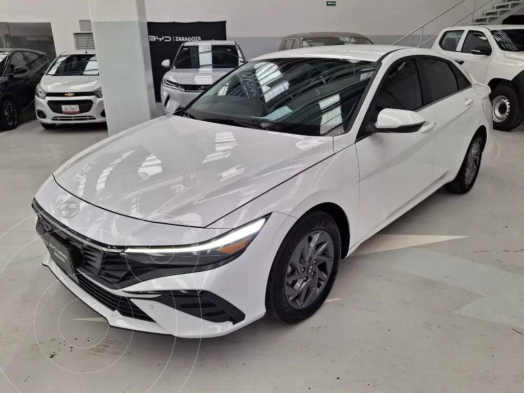 Hyundai elantra gls premium ivt (2024)