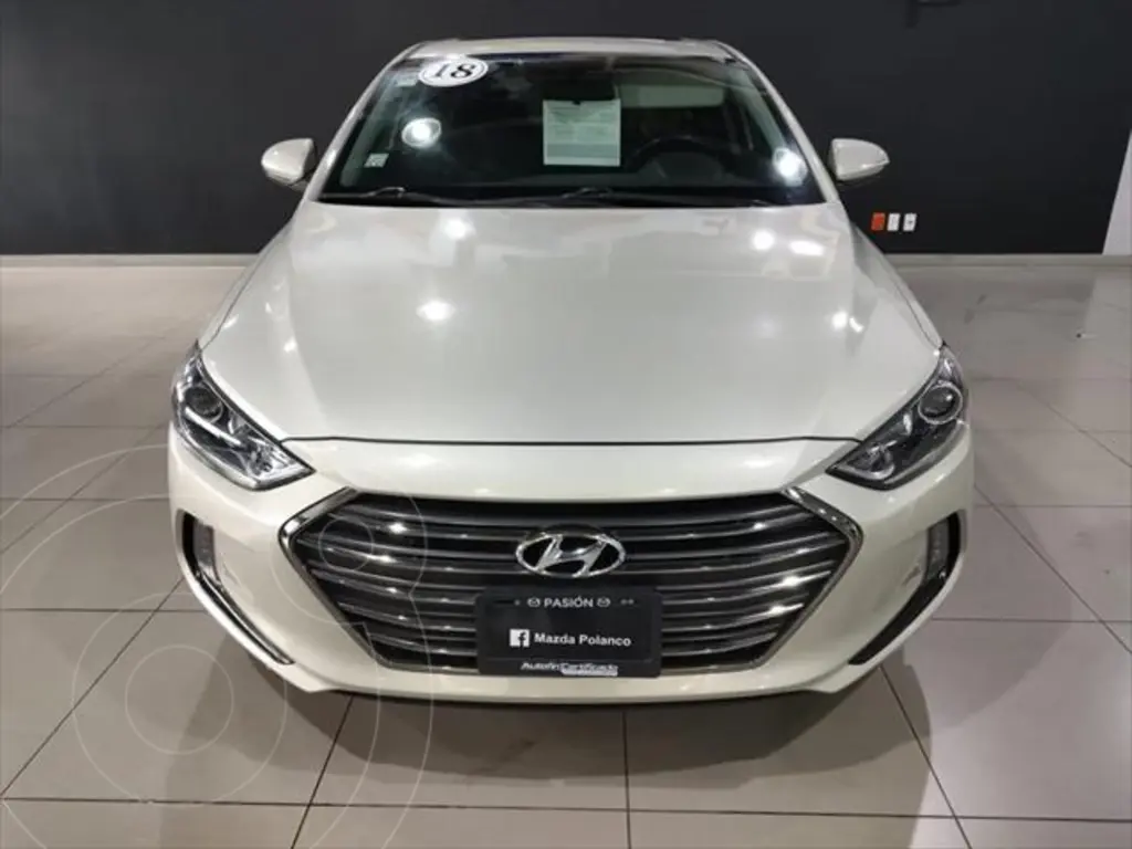 foto Hyundai Elantra Limited Tech Navi Aut usado (2018) color Beige precio $283,000