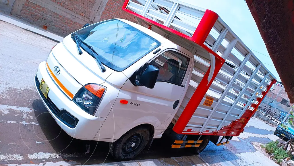 Hyundai H-100 2.5L TDI Alta Cubierta usado (2018) color Blanco precio u ...