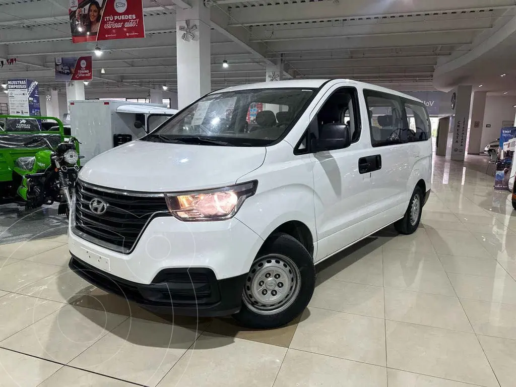 Hyundai Starex 12 Pasajeros usado (2019) color Blanco precio $399,900