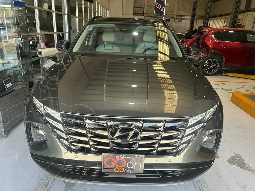 foto Hyundai Tucson Limited Tech usado (2023) color Gris Oscuro precio $500,000