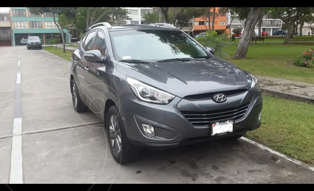 Hyundai Tucson 2.0L GL 4x2 usado (2014) color Gris precio u$s15,000