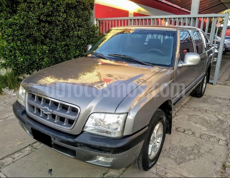 foto Isuzu Pick up 2.5 ST 4x2 Cabina Doble usado